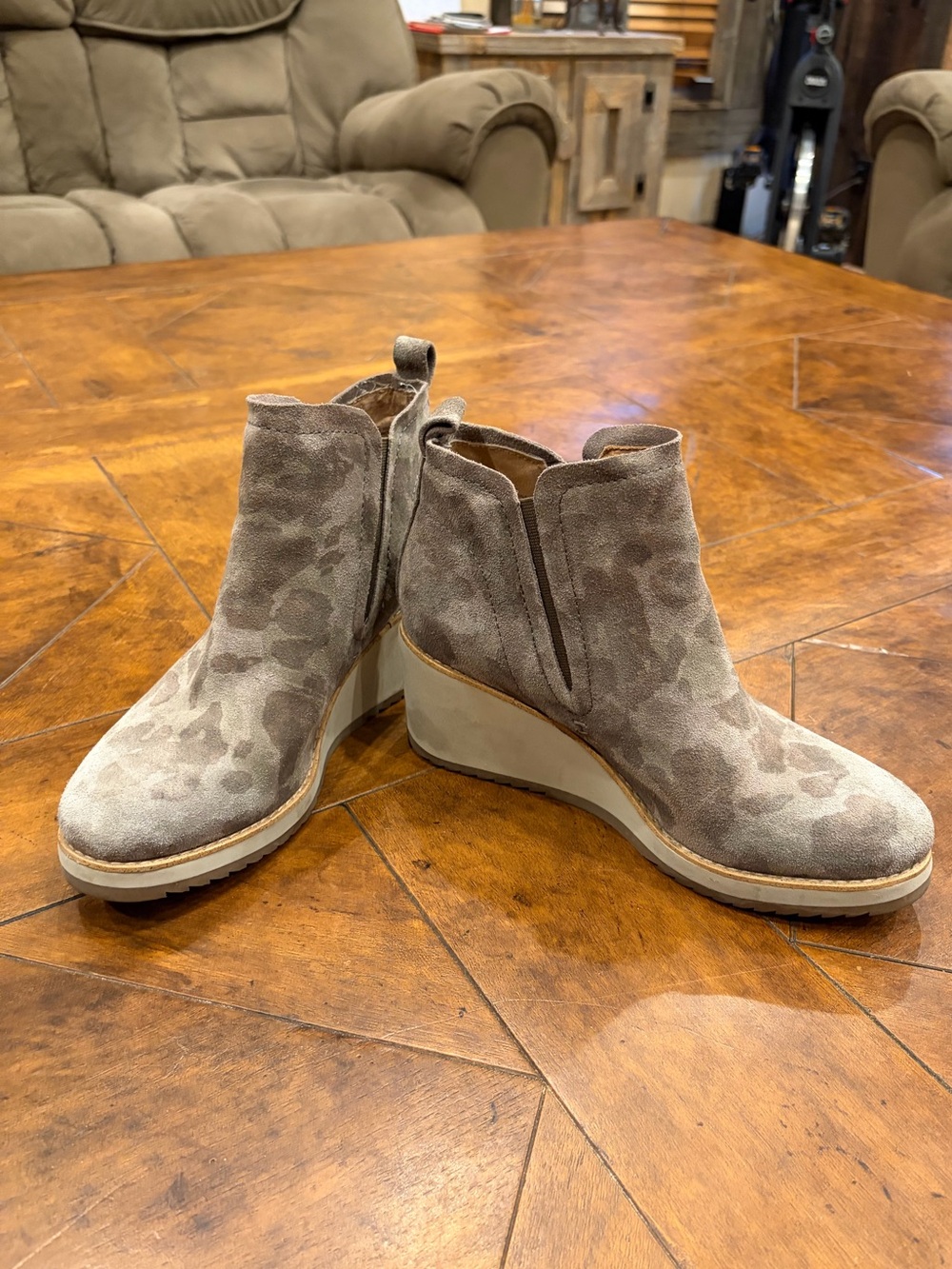 Sofft Wedge Booties Women’s 9 1/2